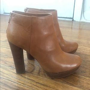 Michael Kors Lesly bootie